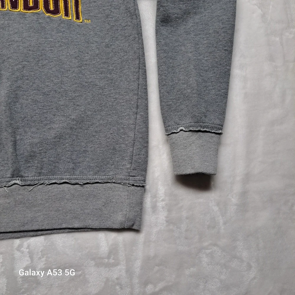 Universal Studios Harry Potter Gryffindor Sweatshirt Small Gray Raw Hem Patch